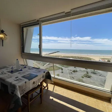 شقة St Jean De Monts : T2 En Bord De Mer Avec Balcon, Parking Et 6 Couchages - Fr-1-224c-247