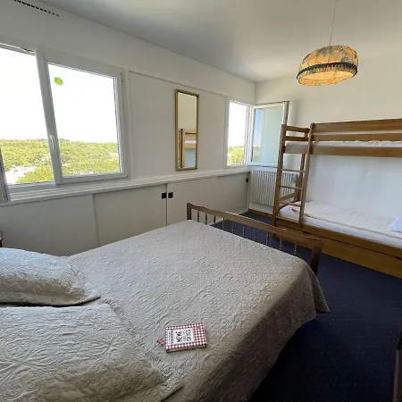 St Jean De Monts : T2 En Bord De Mer Avec Balcon, Parking Et 6 Couchages - Fr-1-224c-247